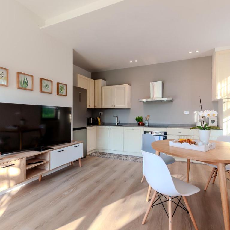 La Lanterna Bianca - Two-Bedroom House - 21