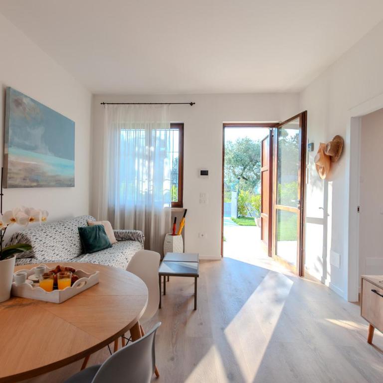La Lanterna Bianca - Two-Bedroom House - 4