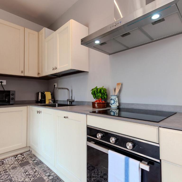 La Lanterna Bianca - Two-Bedroom House - 35