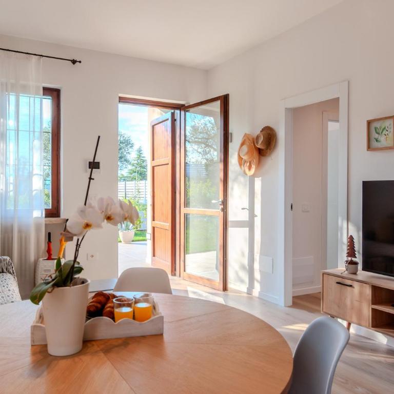 La Lanterna Bianca - Two-Bedroom House - 28