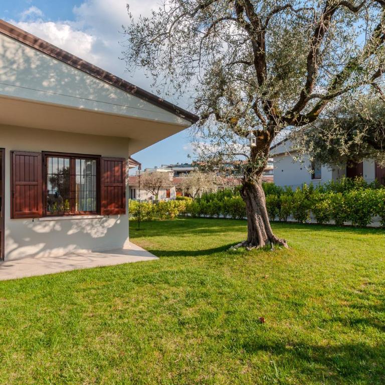 La Lanterna Bianca - Two-Bedroom House - 48