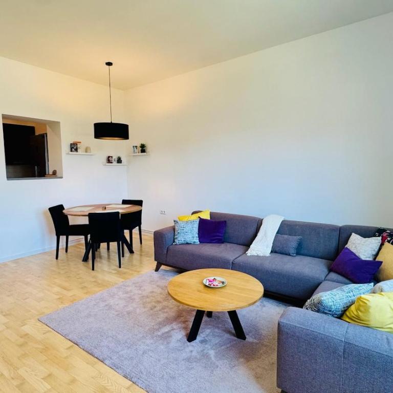 Apartment Atelier 81 with parking - Apartman sa 2 Spavaće Sobe - 2
