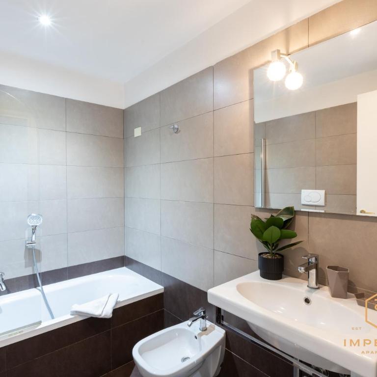 Imperium Vatican Guesthouse - 3 pvt suites, pvt bathrooms, A-C, 2 steps from Vatican - Camera Tripla Standard - 11