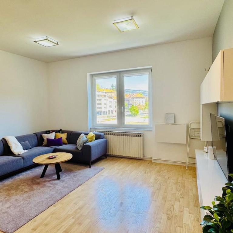 Apartment Atelier 81 with parking - Apartman sa 2 Spavaće Sobe - 3