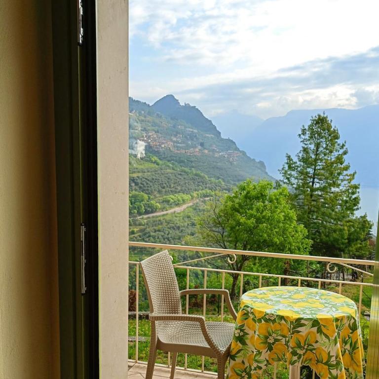 Albergo Diffuso Borgo Piovere, El Pià with garden and lakeview Tignale - Appartamento con 1 Camera da Letto e Vista Lago - 28