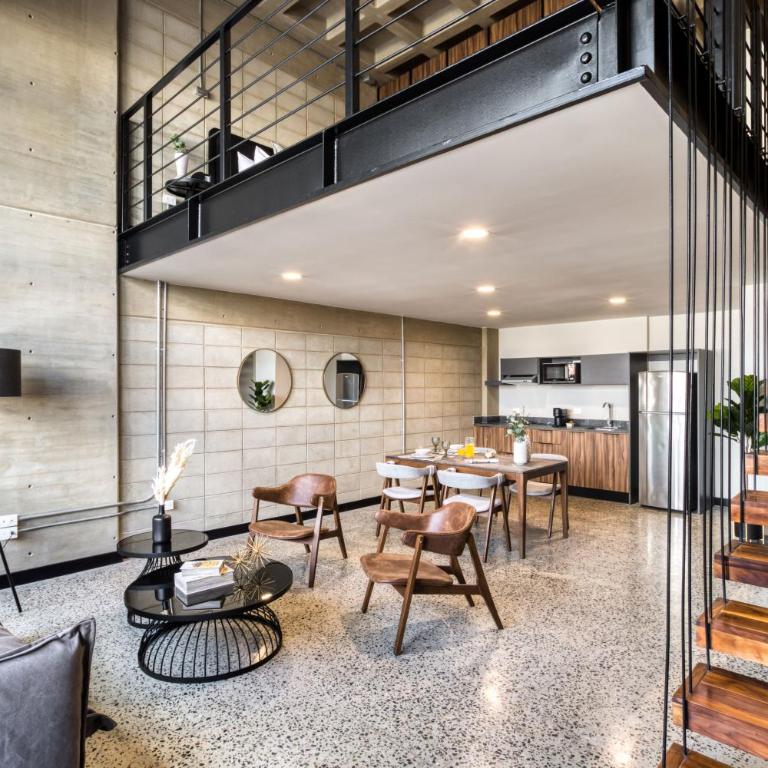 Downtown Loft by ULIV - Premium Duplex Loft - 4