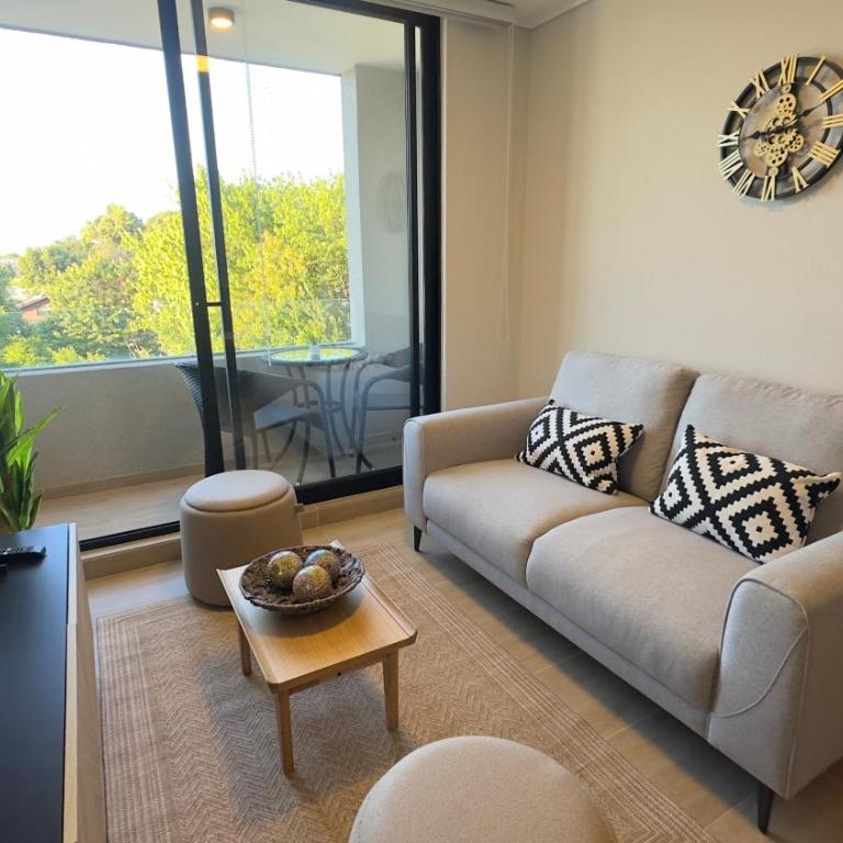 Oceana Suites Los Ángeles - Apartamento de 2 dormitorios con balcón - 1