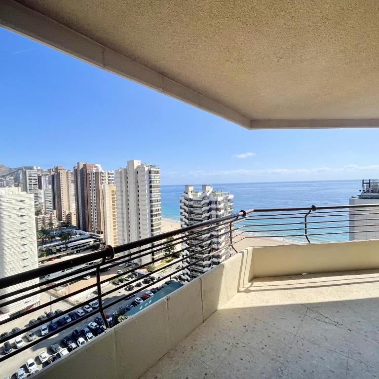 Torre Valencia Sea Views R044 R046 - Apartment - 15