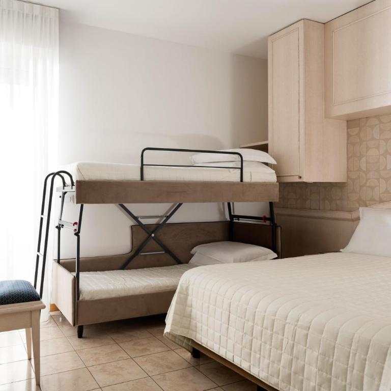 Hotel Villa Mare - Quadruple Room - 1