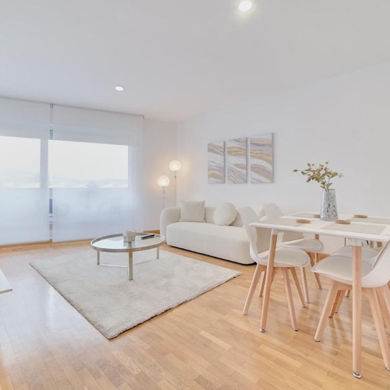 El Sadar Home by Clabao - Two-Bedroom Apartment - 19