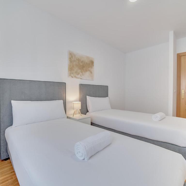 El Sadar Home by Clabao - Two-Bedroom Apartment - 11