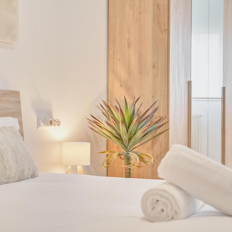 El Sadar Home by Clabao - Two-Bedroom Apartment - 2
