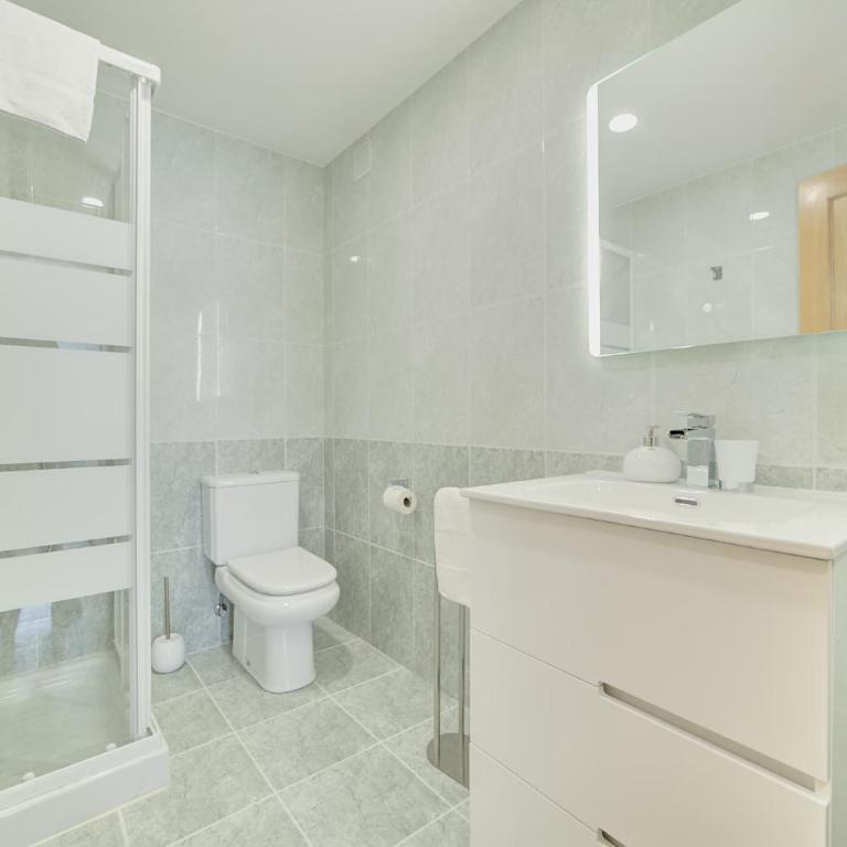 El Sadar Home by Clabao - Two-Bedroom Apartment - 15