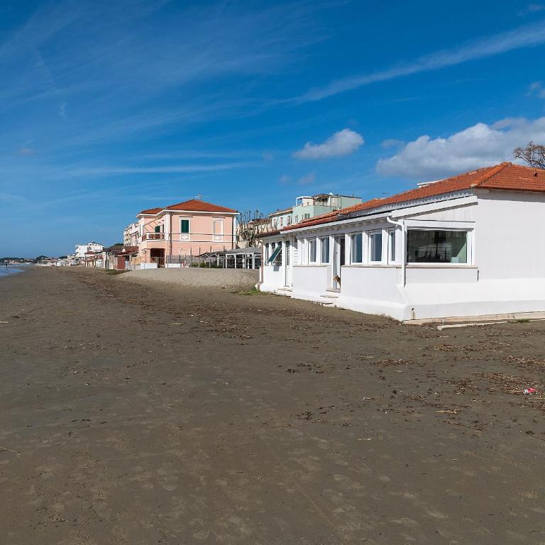 Villa in Spiaggia - Three-Bedroom Villa - 2