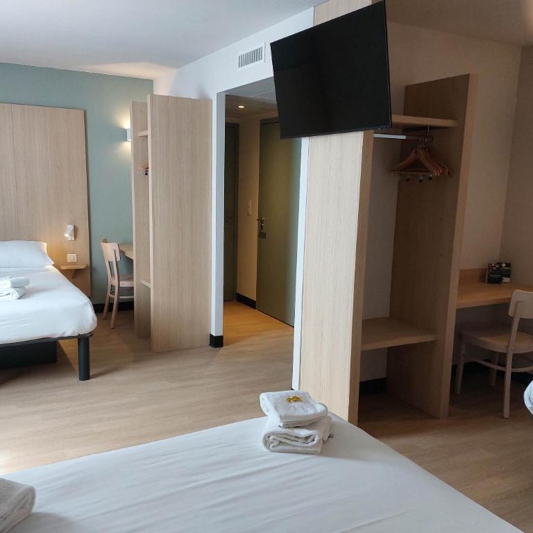 B&B HOTEL Troyes Magasins d'usine - Chambre Familiale - 5