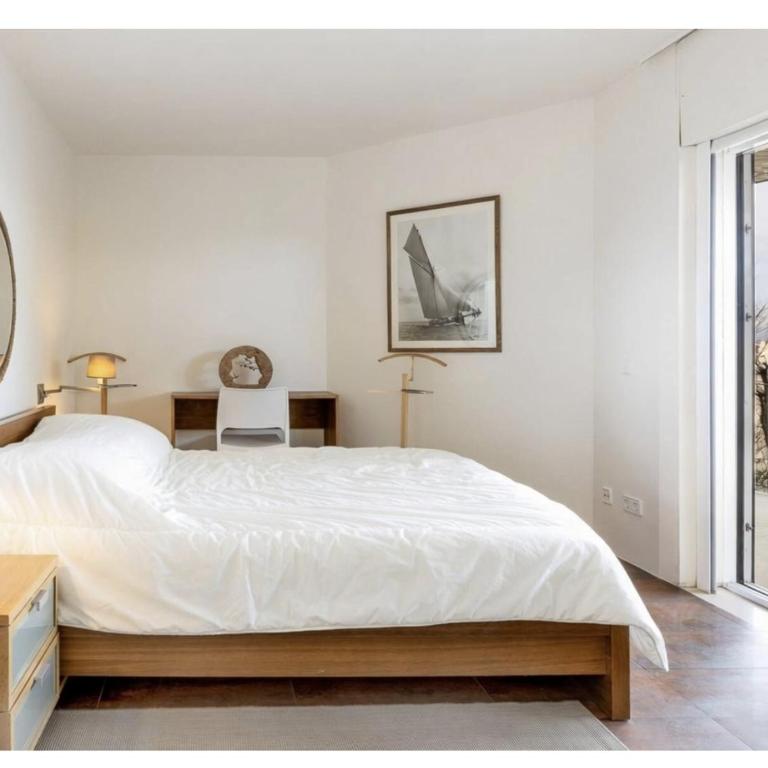 Begur Beach House - Direct beach access, views & design - Three-Bedroom Villa - 16