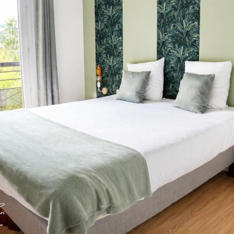 Logis Hôtel Restaurant Le Castel Fleuri - Chambre Double Supérieure - 1