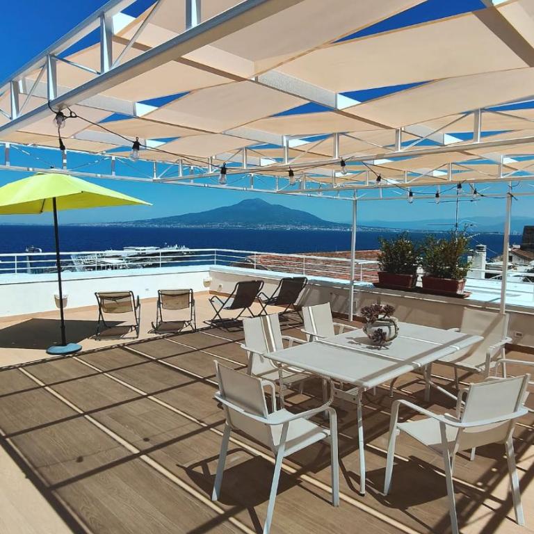 Gialma Suites - Italian Escape - Deluxe One-Bedroom Apartment with Ocean View - 1