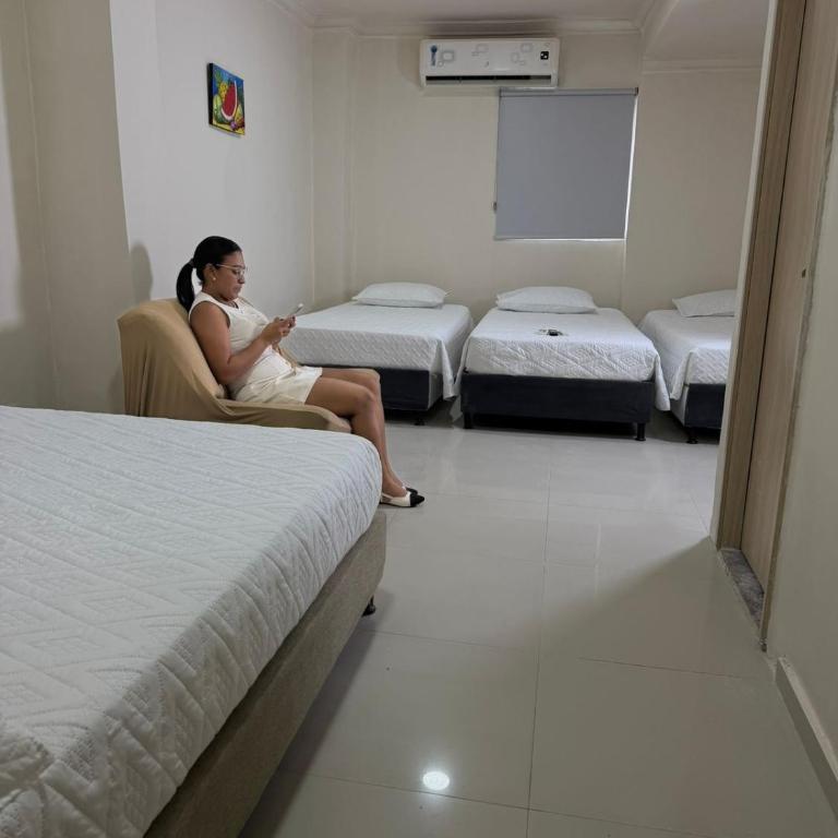 Hotel HIH - Standard Family Room - 4