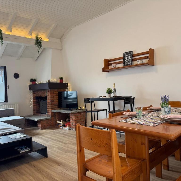 Bellano Garden House - 5 minuti a piedi dall'Orrido - Appartamento con 2 Camere da Letto - 6