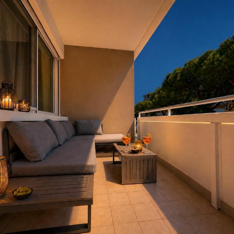Beach-Center-Renovated-Parking-Balcony apartment - Two-Bedroom Apartment - 6