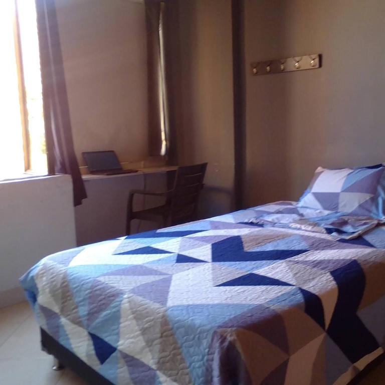 Elegant Modern Haven Near Eafit Metro Station - Habitación Doble - 1 o 2 camas - 4