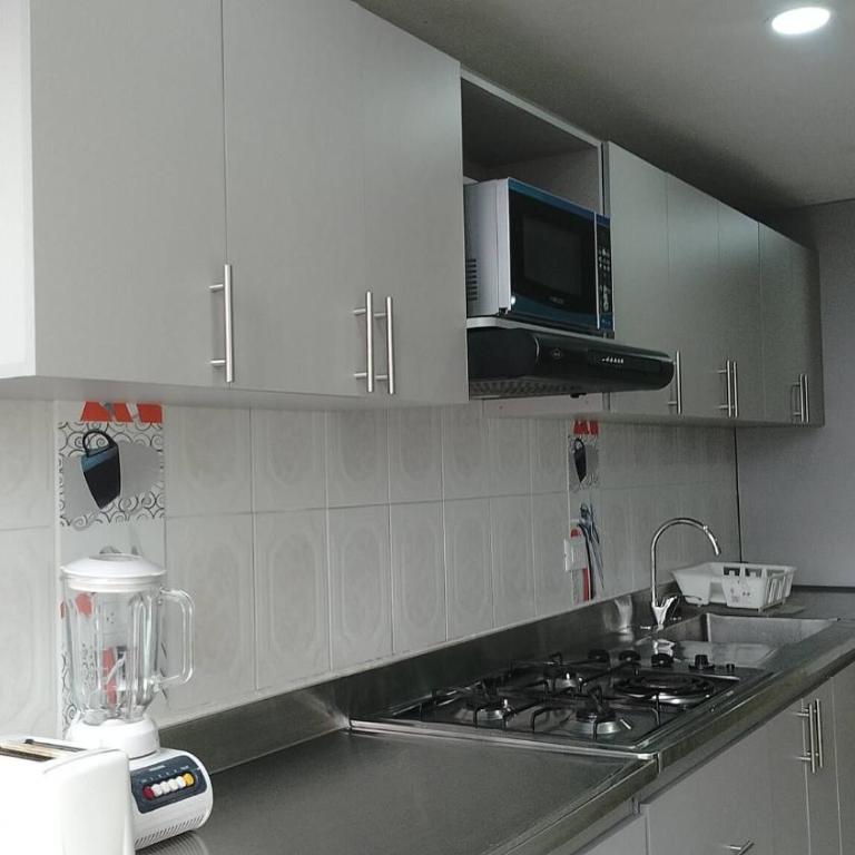 Elegant Modern Haven Near Eafit Metro Station - Habitación Doble - 1 o 2 camas - 11