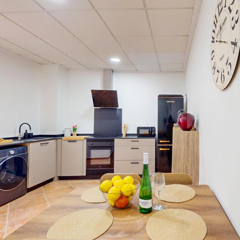 Apartamento Cor en el corazón de Dénia, a pasos del puerto y la playa by Family Homes Rentals - Apartamento de 2 dormitorios con vistas a la ciudad - 4