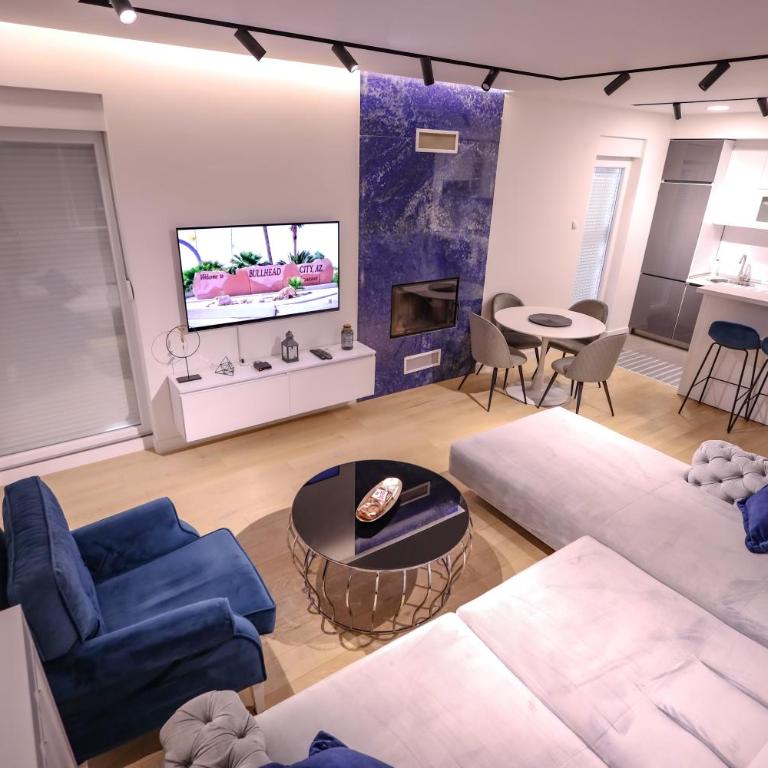 River - Two-Bedroom Apartment - 2