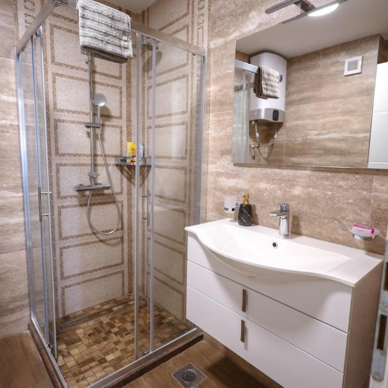 River - Two-Bedroom Apartment - 3