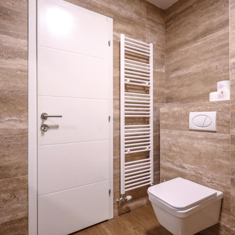 River - Two-Bedroom Apartment - 4