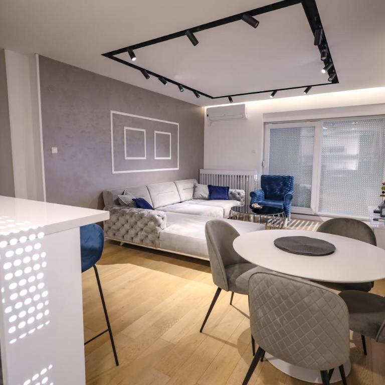 River - Two-Bedroom Apartment - 15