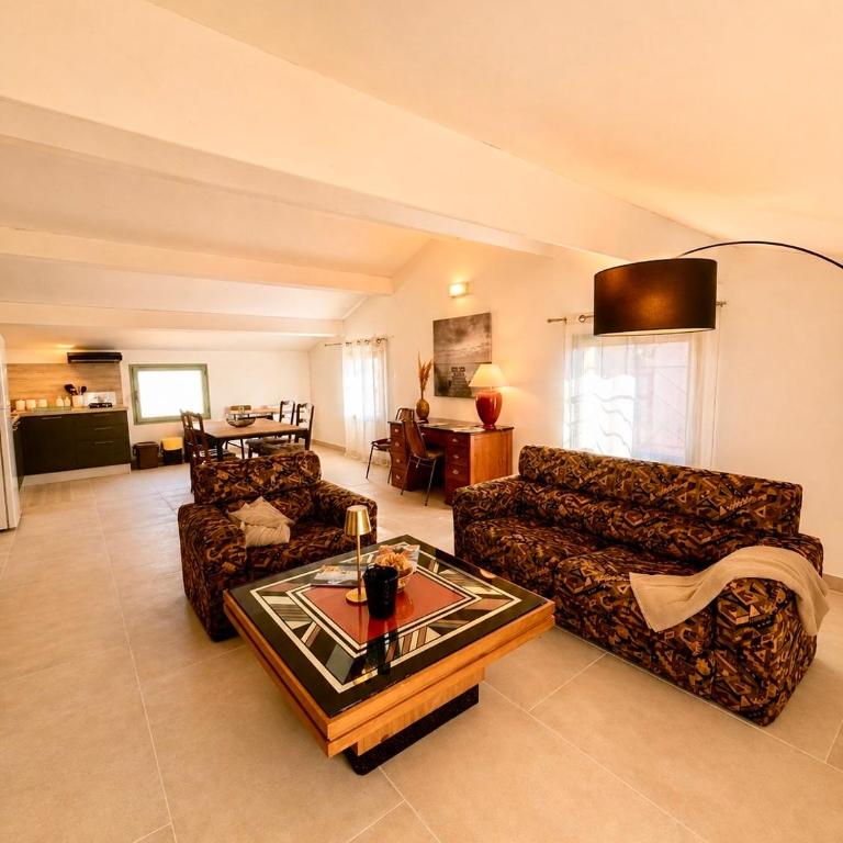 Résidence ANTONIA-Appartement 2 chambres mansardé accès piscine commune centre ville - Appartement 2 Chambres - 10