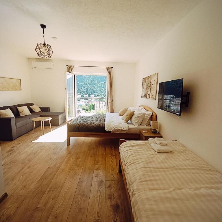 Villa Olea - King Room with Mountain View - 2