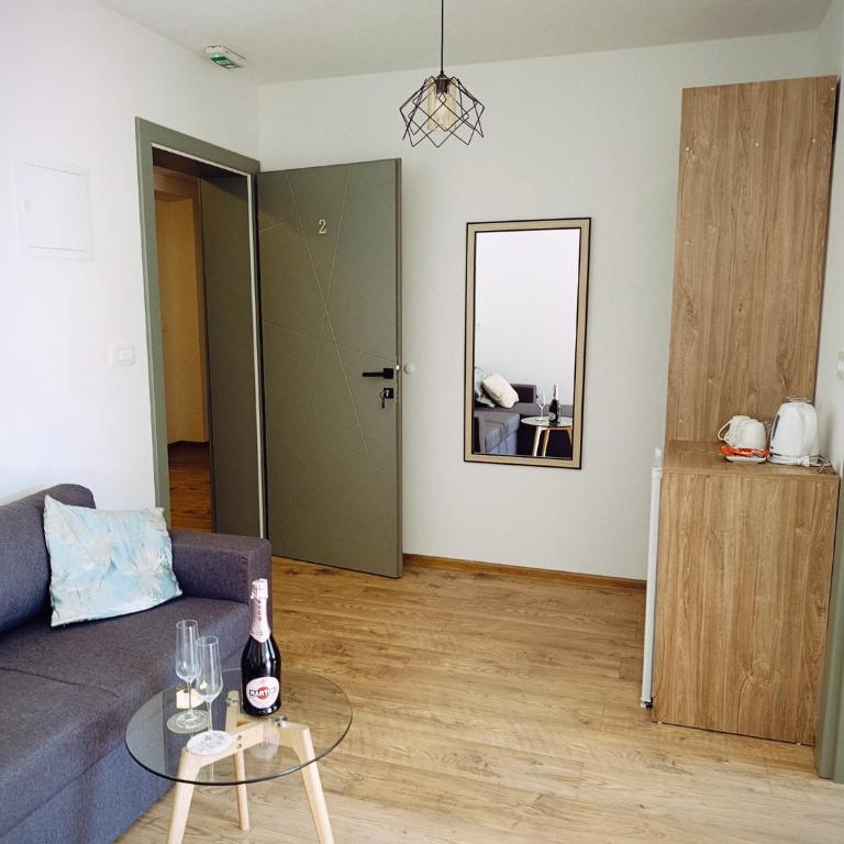 Villa Olea - Family Room with Mountain View - 2