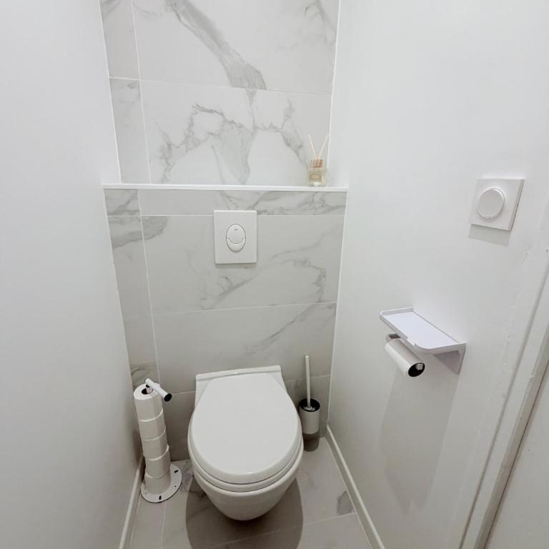 3 chambres spacieux lumineux climatisé à 2 pas du Vieux Port - Appartement 3 Chambres - 18