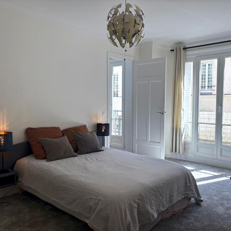 Élégant 2 pièces haussmannien avec balcon Paris 5e - Appartement 2 Chambres - 1