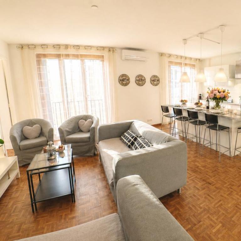 T4 3 chambres 4 étoiles clim avec garage ideal groupe tourisme et croisières proche Port Euromed Terrasses du port - Appartement 3 Chambres - 1