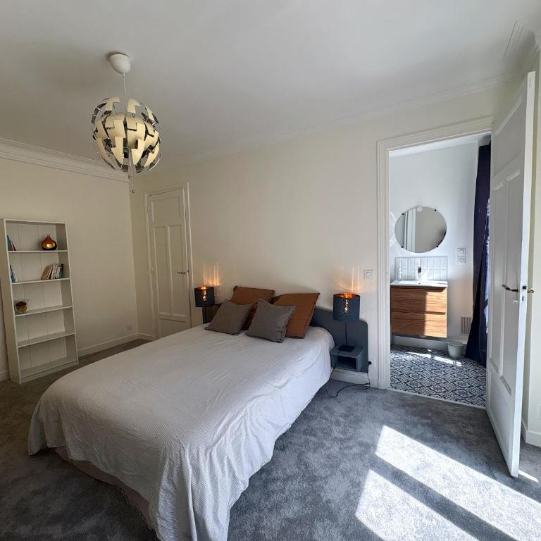 Élégant 2 pièces haussmannien avec balcon Paris 5e - Appartement 2 Chambres - 2