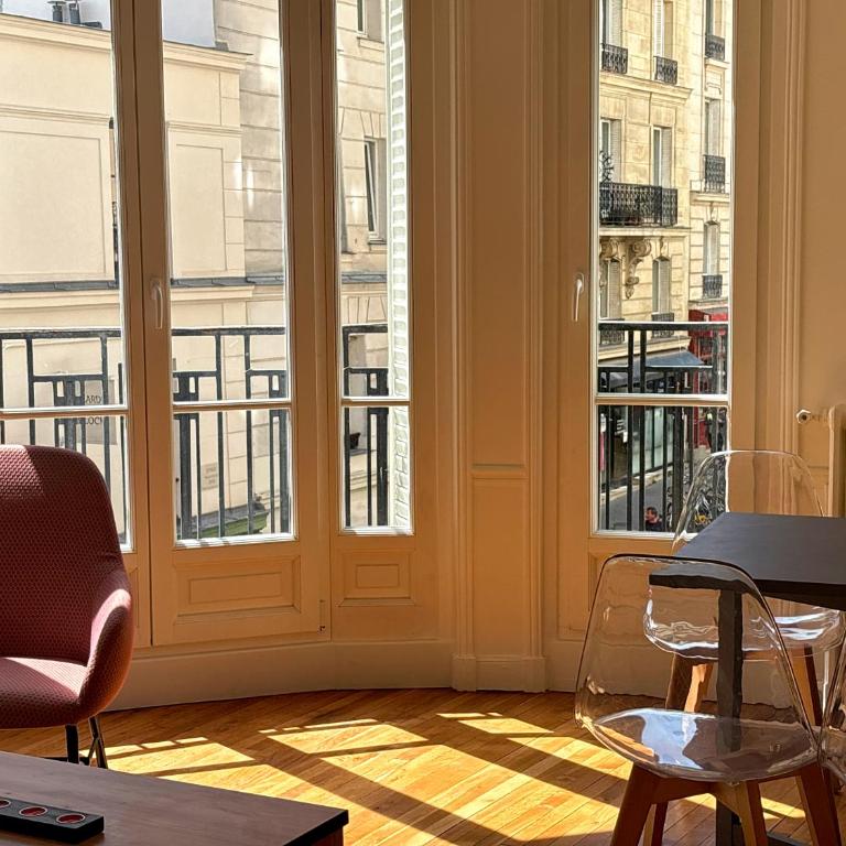 Élégant 2 pièces haussmannien avec balcon Paris 5e - Appartement 2 Chambres - 4
