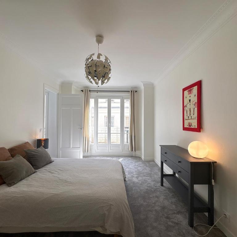Élégant 2 pièces haussmannien avec balcon Paris 5e - Appartement 2 Chambres - 8