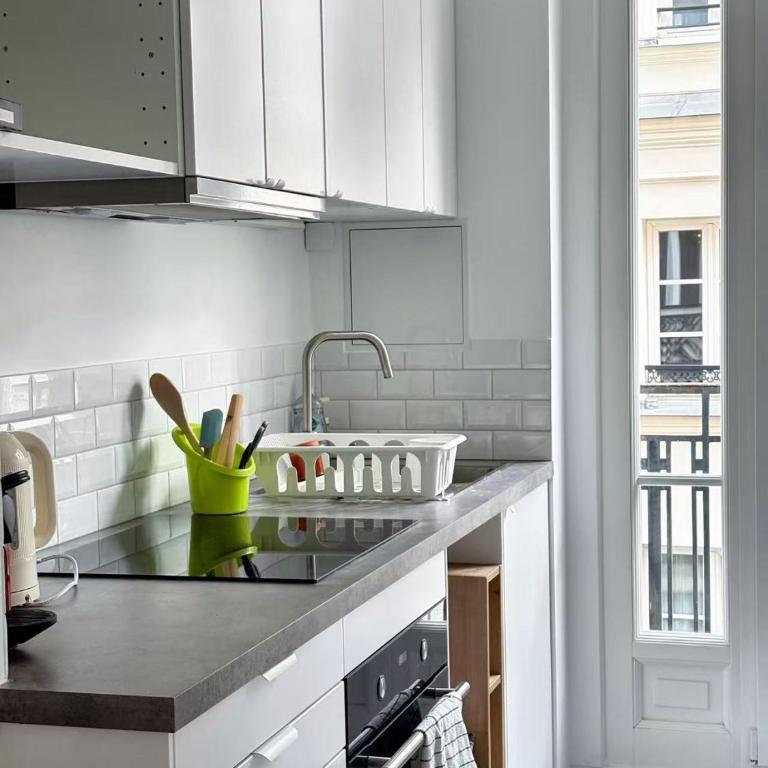 Élégant 2 pièces haussmannien avec balcon Paris 5e - Appartement 2 Chambres - 11