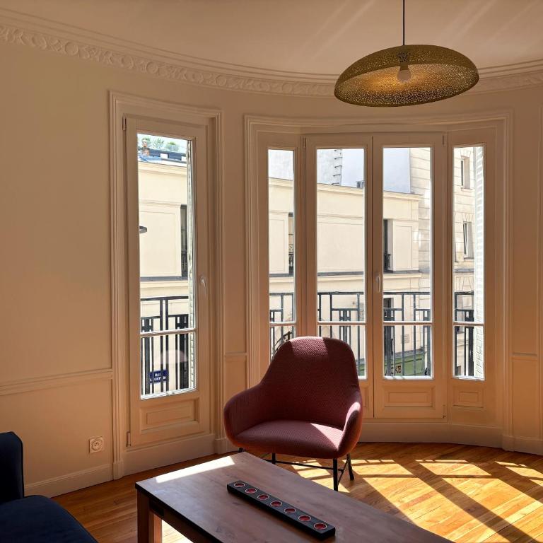 Élégant 2 pièces haussmannien avec balcon Paris 5e - Appartement 2 Chambres - 13