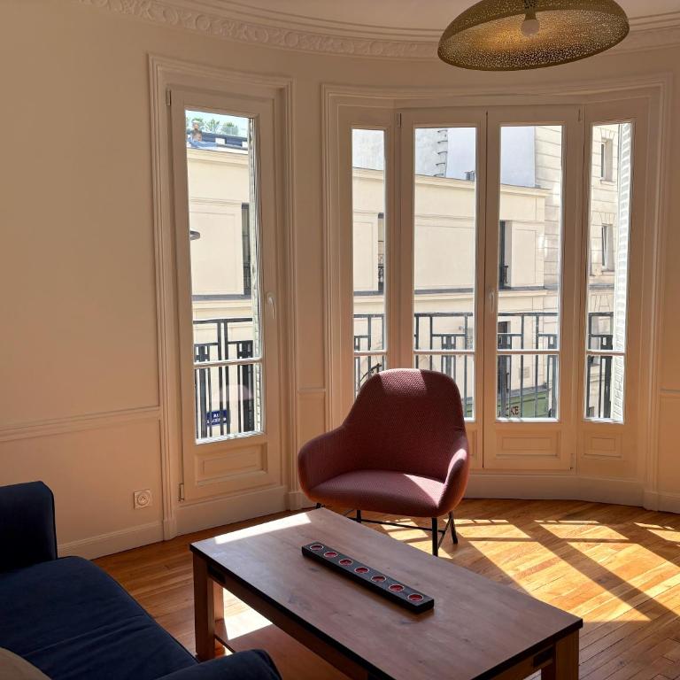 Élégant 2 pièces haussmannien avec balcon Paris 5e - Appartement 2 Chambres - 14
