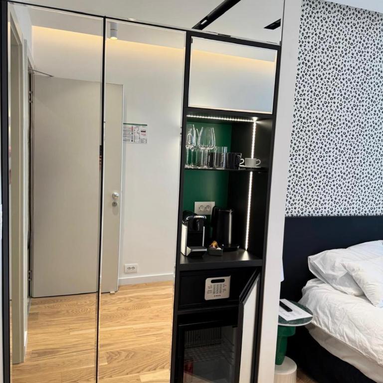 Dorćol Center Suites 2 - Dvokrevetna Soba sa Bračnim Krevetom i Terasom - 3
