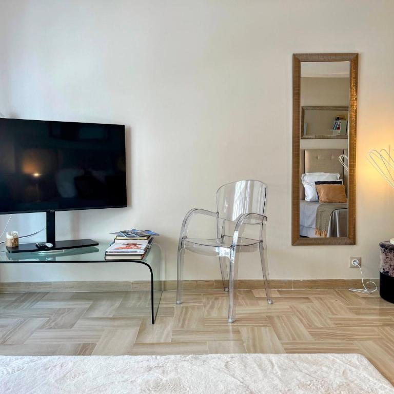 Elegant Apartment in Gray Albion - Parking, Central Cannes - Superior Apartment mit Stadtblick - 20