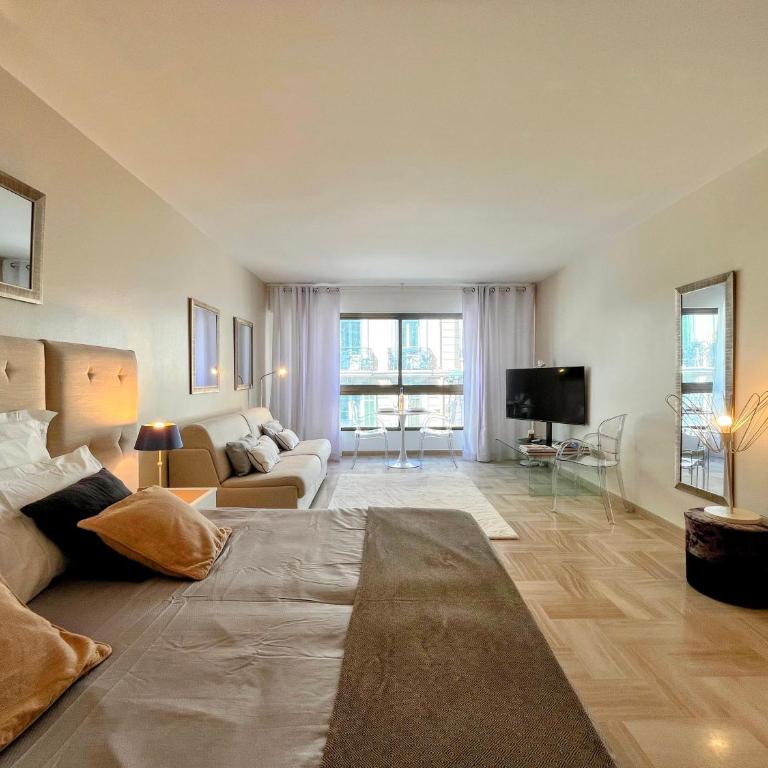 Elegant Apartment in Gray Albion - Parking, Central Cannes - Superior Apartment mit Stadtblick - 2