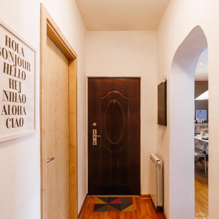 Roof Shelter with Balcony City View Foosball - Three-Bedroom Apartment with Balcony - 42