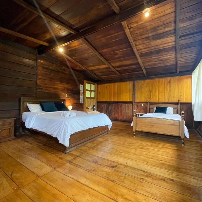 The Temple II, Mindo - Triple Room with Private Bathroom - 3