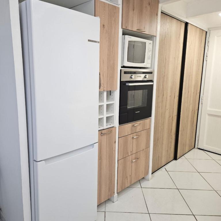 petite maison confortable pour 4 à 5 personnes - Maison 2 Chambres - 8